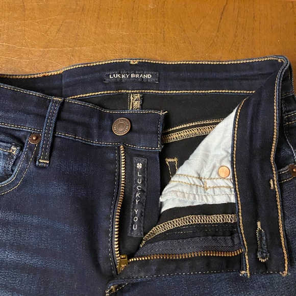 Lucky Brand Dark Wash Skinny Jeans - Picture 4 of 4